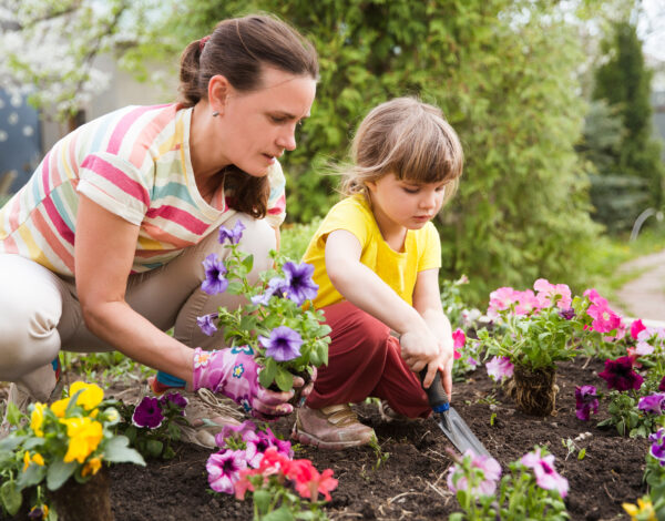 BLOG DELBARD - Le jardinage, un partage de génération en génération